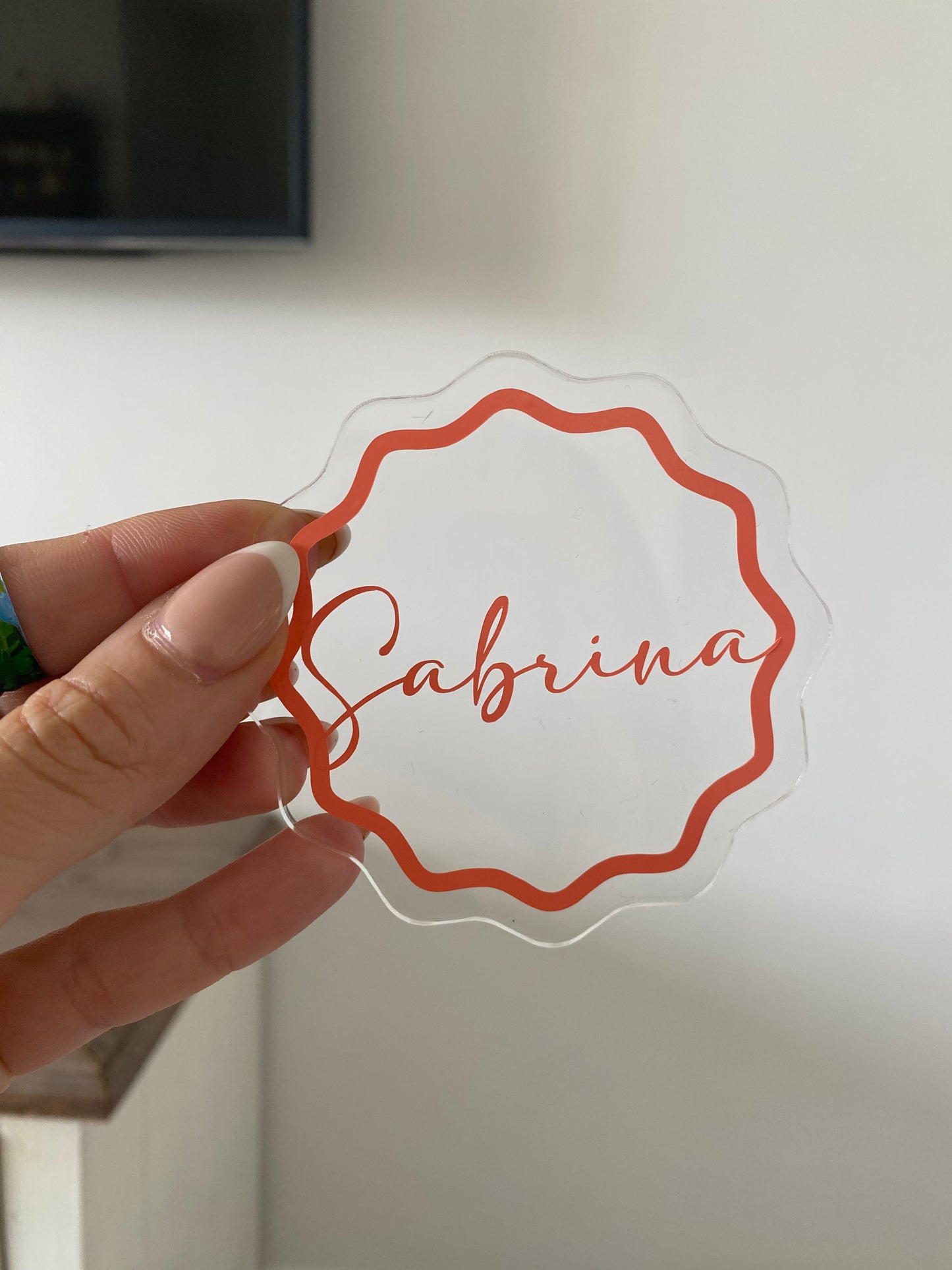 Custom Acrylic Name Coaster – Personalised Wavy Edge Place Card – Wedding Place Setting, Party Favour, Event Table Decor